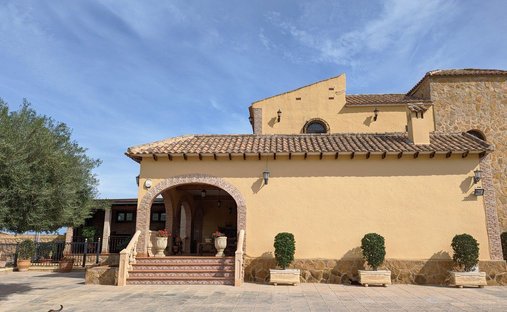 Chalet in Bigastro, Valencian Community, Spain 1