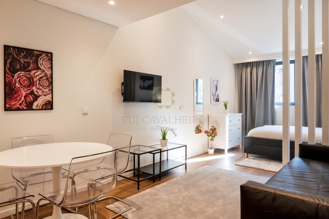 Apartment in Cedofeita, Santo Ildefonso, Se, Miragaia, Sao Nicolau e Vitoria, Porto District, Portugal 1 - 14806091