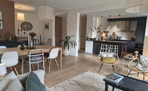 Castle for Sale in Carpentras, Provence-Alpes-Côte d'Azur, France