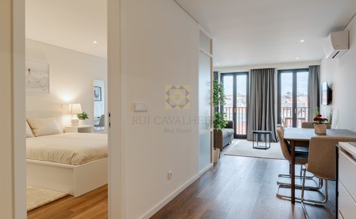 Apartment in Cedofeita, Santo Ildefonso, Se, Miragaia, Sao Nicolau e Vitoria, Porto District, Portugal 1