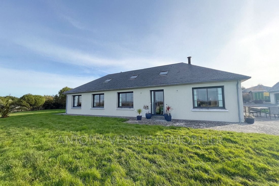 Villa in Regneville-sur-Mer, Normandy, France 2 - 16849021
