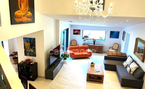 Castle for Sale in Aubagne, Provence-Alpes-Côte d'Azur, France