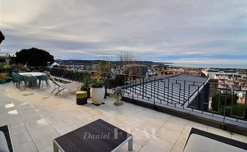 Manor House And Its Annexes Near Deauville