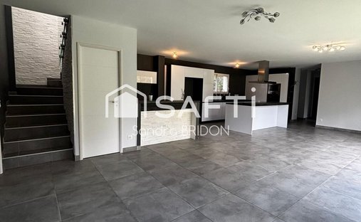 Chateau In Provence With Guest House And 13 Ha Land