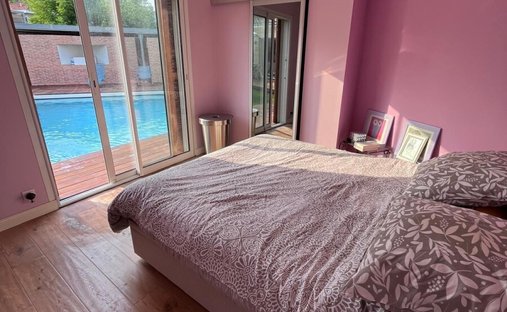 Splendid 19th Century Château, Renovated And Full Of Timeless Charm, Located Just Outside Bordeaux