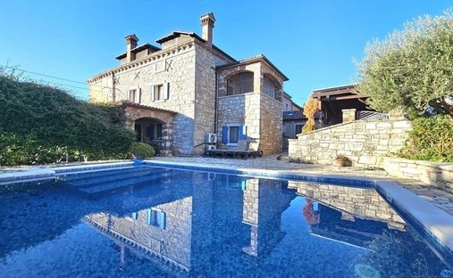 Grad Kutjevo, Condado de Požega-Eslavonia, Croacia 1