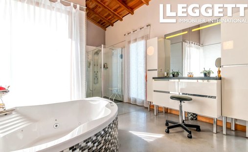 Occitanie Exceptional Property Of Approximately 307 Hectares