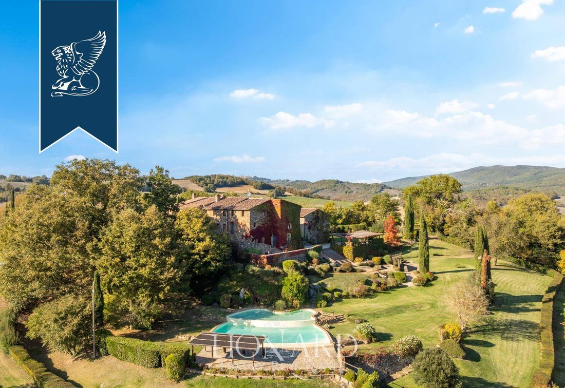 Villa in Chiusdino, Tuscany, Italy 4 - 16846390