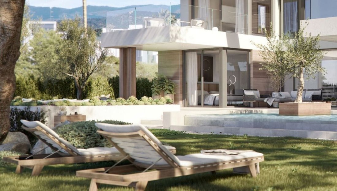 Villa in Sotogrande, San Roque, Andalusia 2 - 16849228