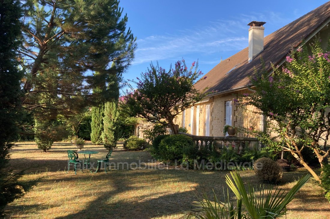 Villa in Sarlat-la-Canéda, Nouvelle-Aquitaine, France 1 - 16104353