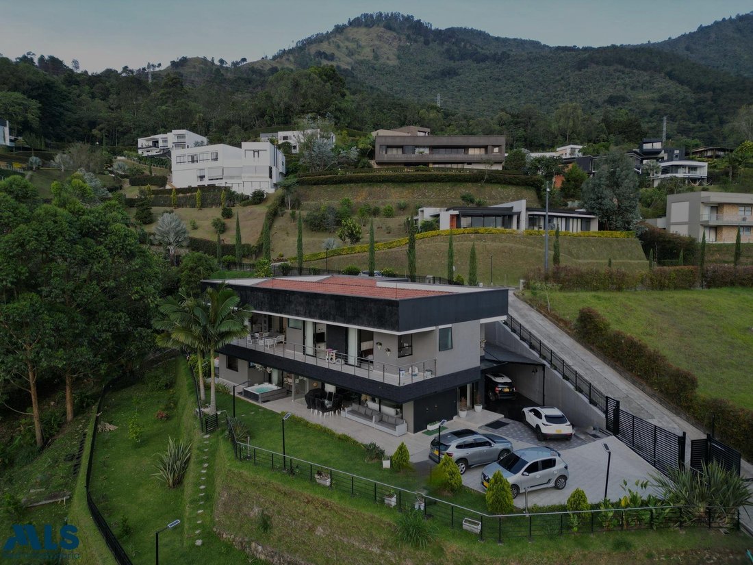 House in Santa Elena, Antioquia, Colombia 2 - 16851765