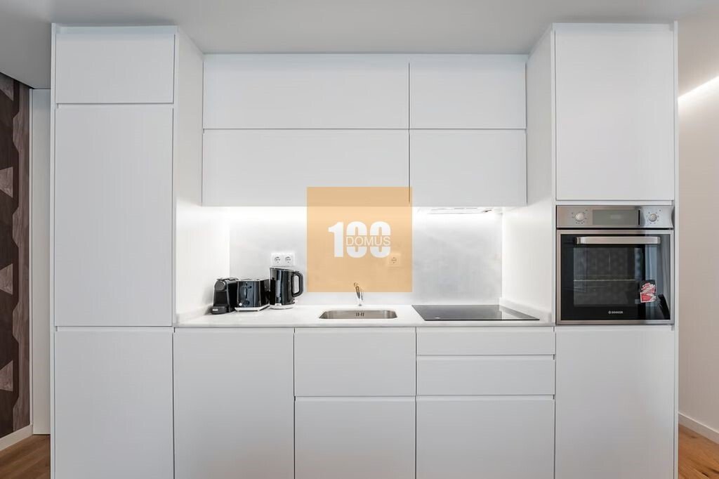 Apartment in Cedofeita, Santo Ildefonso, Se, Miragaia, Sao Nicolau e Vitoria, Porto District, Portugal 3 - 16845320