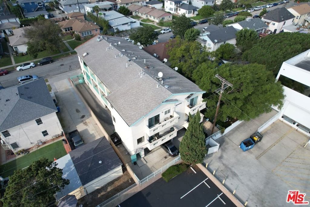 Los Angeles, California, United States 4 - 16847737