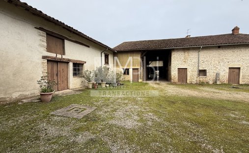 Castle for Sale in Bourg-en-Bresse, Auvergne-Rhône-Alpes, France