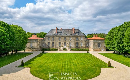 19th C. Chateau In The Vendée Suitable For Tourist Use