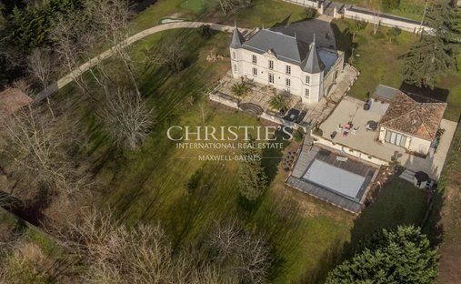 Castle for Sale in Saint-Émilion, Nouvelle-Aquitaine, France