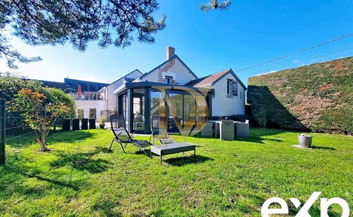 St Georges Sur Cher Authentic Manor On A Park With Enclosure Walls