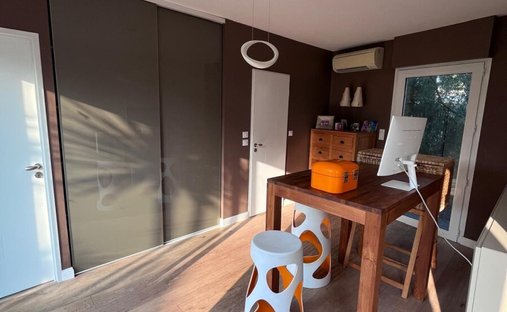 Splendid 19th Century Château, Renovated And Full Of Timeless Charm, Located Just Outside Bordeaux