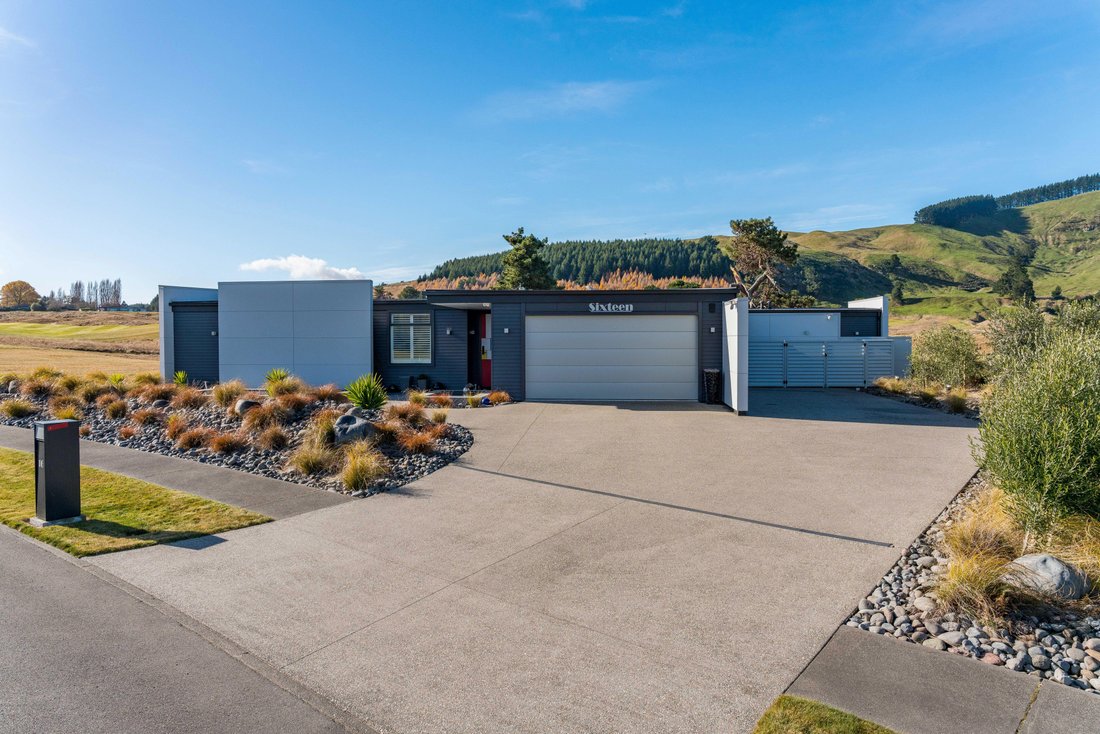 House in Kinloch, Waikato, New Zealand 3 - 16845896