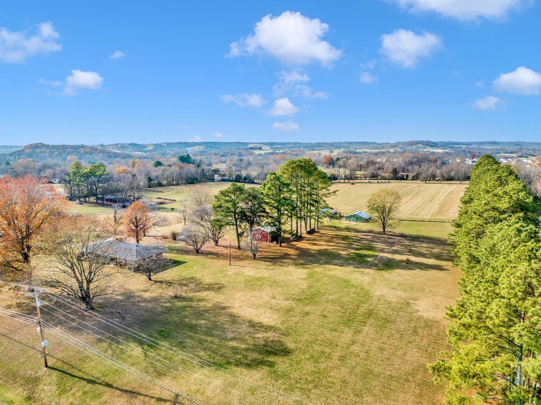 Land in Columbia, Tennessee, United States 1 - 16849484