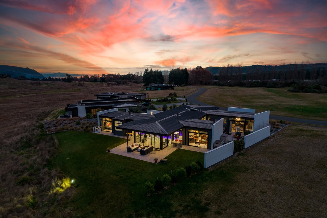 House in Kinloch, Waikato, New Zealand 2 - 16845896