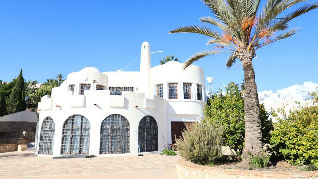 Chalet in la Vila Joiosa / Villajoyosa, Valencian Community, Spain 5 - 16851380
