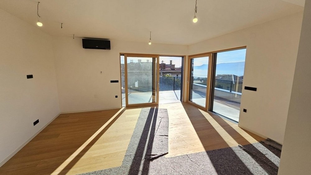 Apartment in Mjesni odbor Luka, Grad Rijeka, Primorje-Gorski Kotar County 4 - 16849043