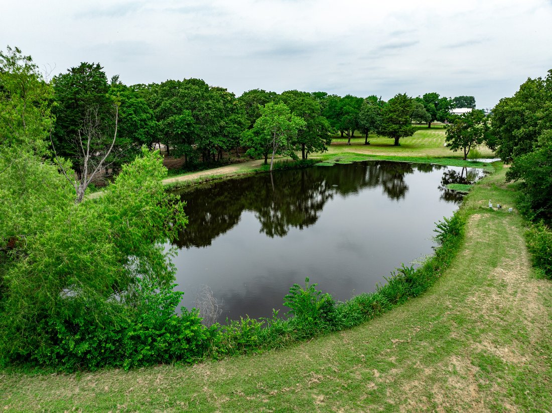 House in Cross Roads, Texas, United States 4 - 16845049