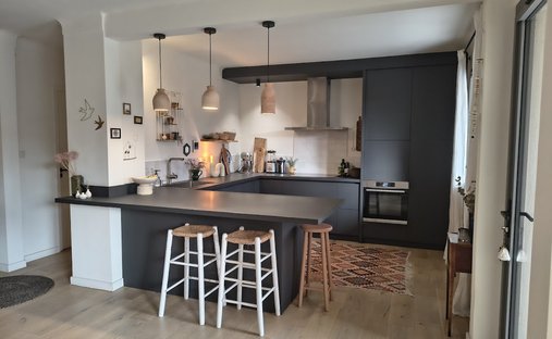 Castle for Sale in Carpentras, Provence-Alpes-Côte d'Azur, France