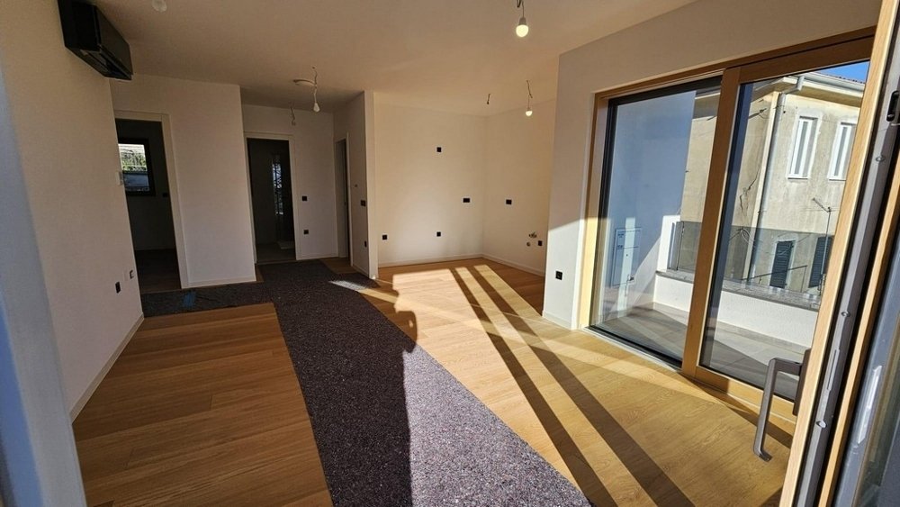 Apartment in Mjesni odbor Luka, Grad Rijeka, Primorje-Gorski Kotar County 4 - 16849047