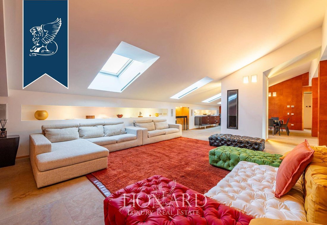 Luxury Penthouse With Spa And Pool In Milan Quadronno In Milan ...