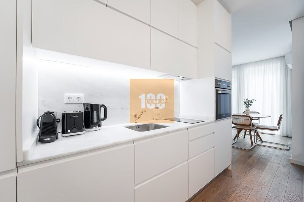 Apartment in Cedofeita, Santo Ildefonso, Se, Miragaia, Sao Nicolau e Vitoria, Porto District, Portugal 4 - 16845316