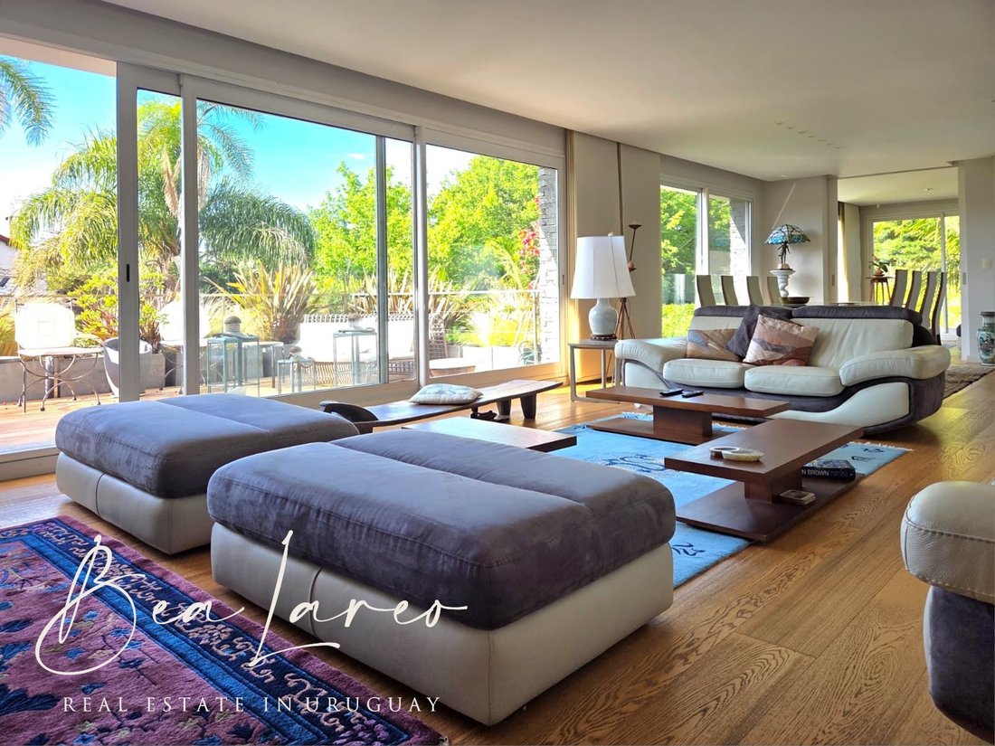 Apartment in Montevideo, Departamento de Montevideo, Uruguay 2 - 16846984