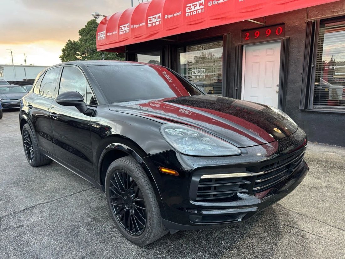 Suv in Miami, FL, United States 2 - 16848134
