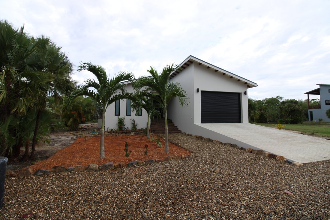 House in Seine Bight, Stann Creek District, Belize 1 - 16742450