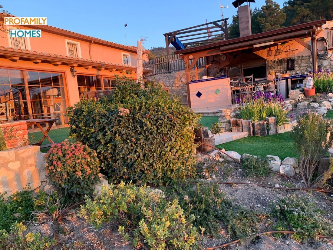 Chalet in la Torre de les Macanes / Torremanzanas, Valencian Community, Spain 2 - 16851179