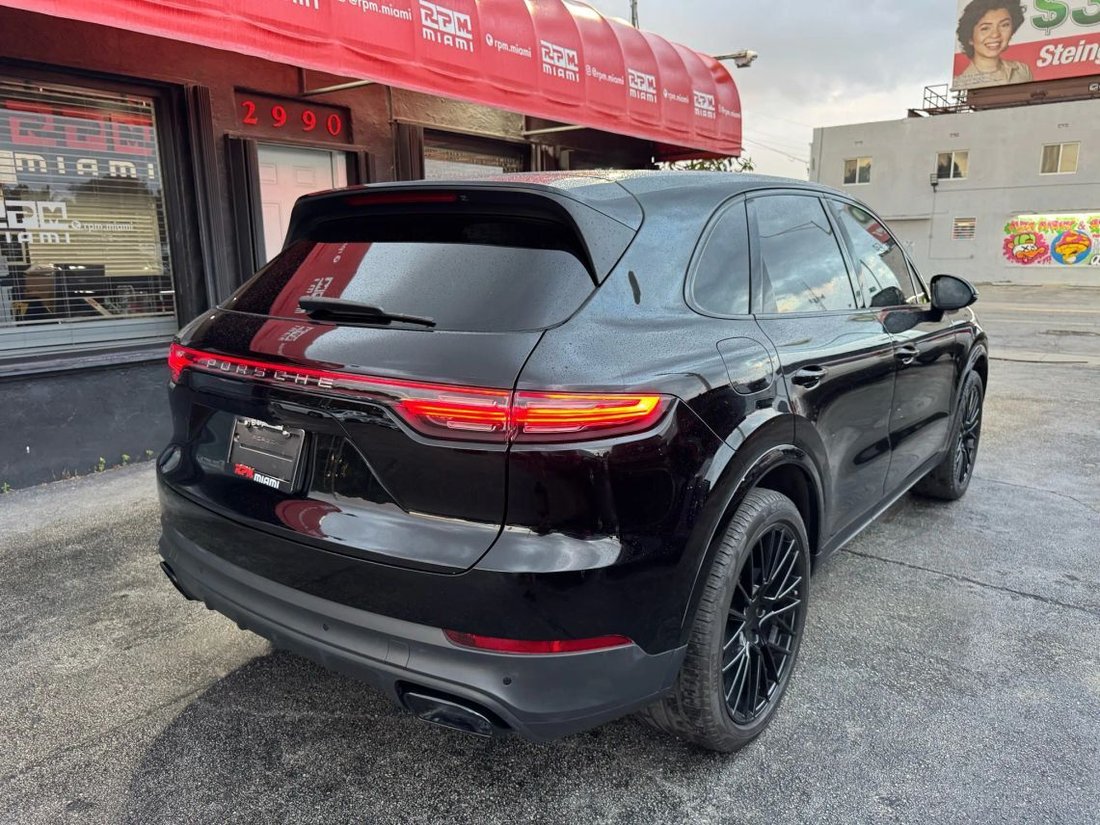 Suv in Miami, FL, United States 5 - 16848134