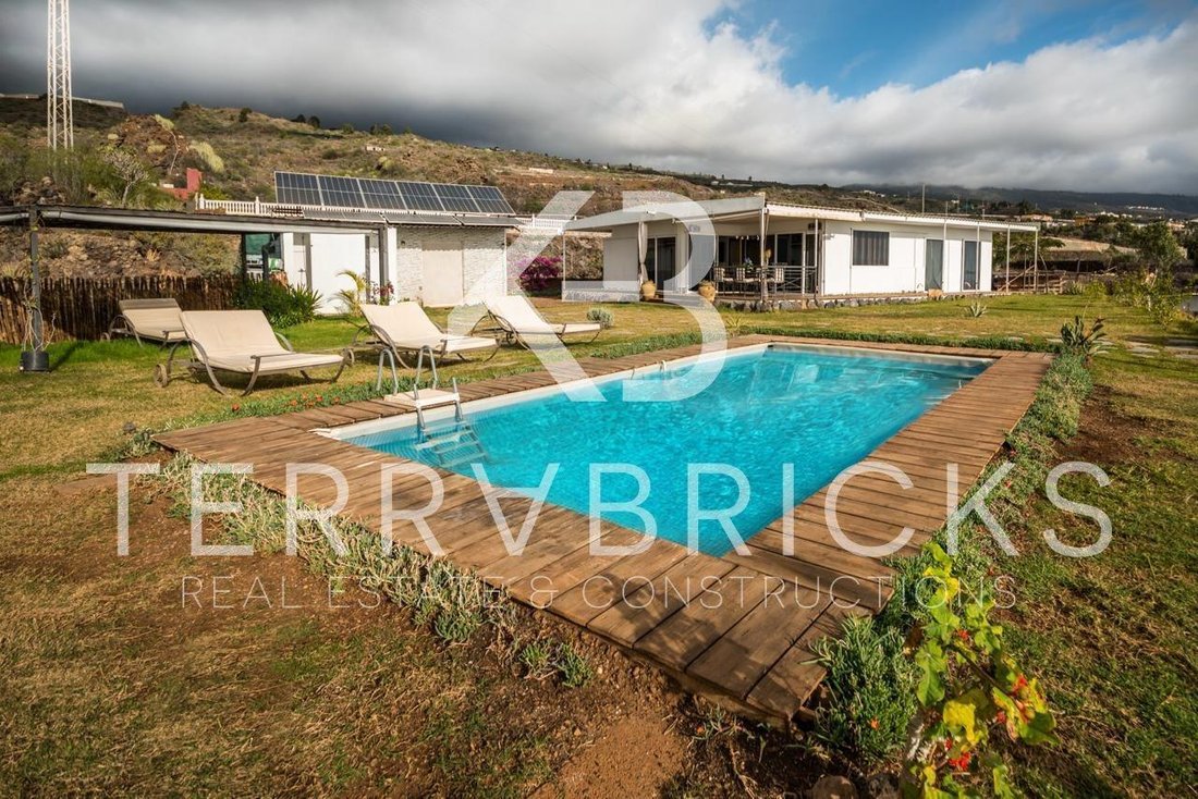 Villa in Guia de Isora, Canary Islands, Spain 2 - 16853040