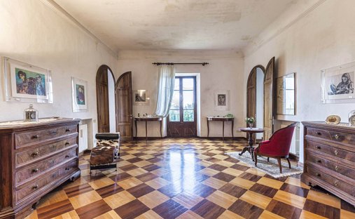 Castle for Sale in Casa Vannini, Tuscany, Italy