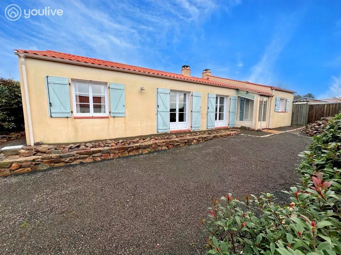 House in L'Ile-d'Olonne, Pays de la Loire, France 1 - 16846303