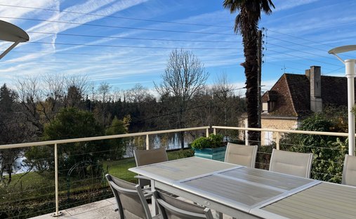 16th C Castle With Outbuildings, Perfectly Renovated