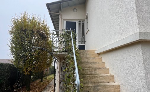 16th C Castle With Outbuildings, Perfectly Renovated