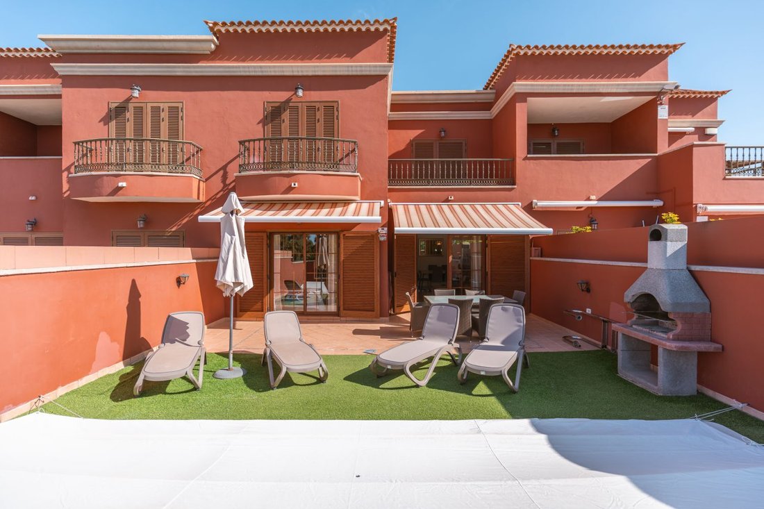 Chalet in La Caleta, Adeje, Canary Islands 1 - 16851282