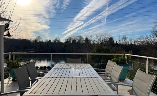 16th C Castle With Outbuildings, Perfectly Renovated