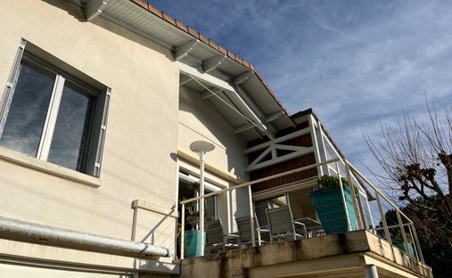 16th C Castle With Outbuildings, Perfectly Renovated