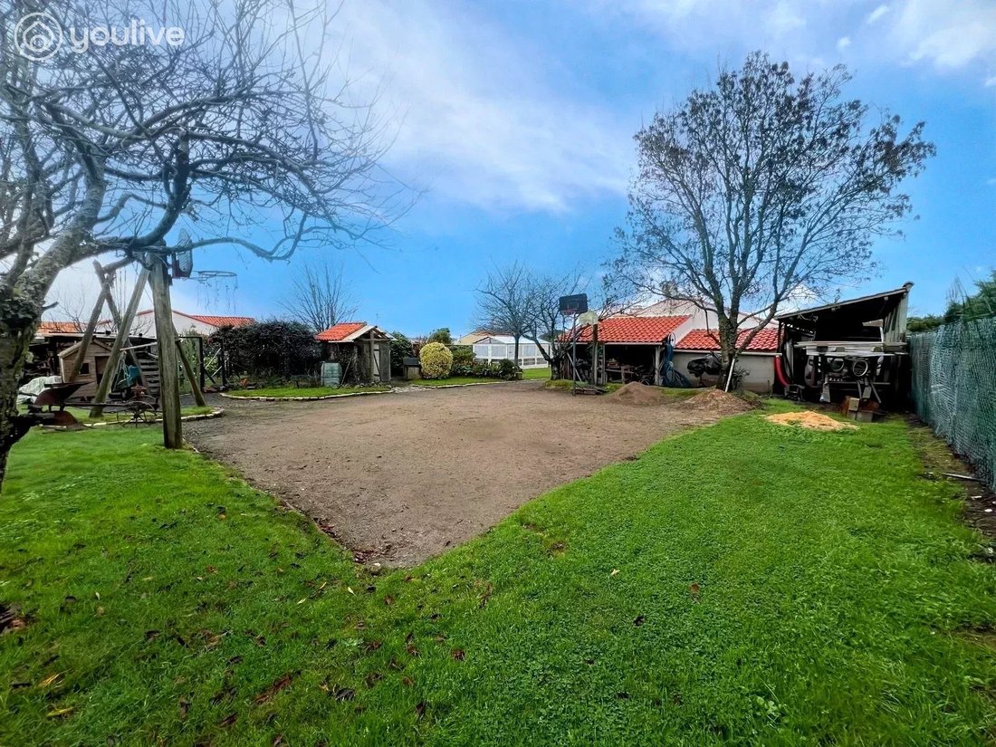 House in L'Ile-d'Olonne, Pays de la Loire, France 2 - 16846303