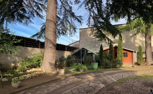 16th C Castle With Outbuildings, Perfectly Renovated