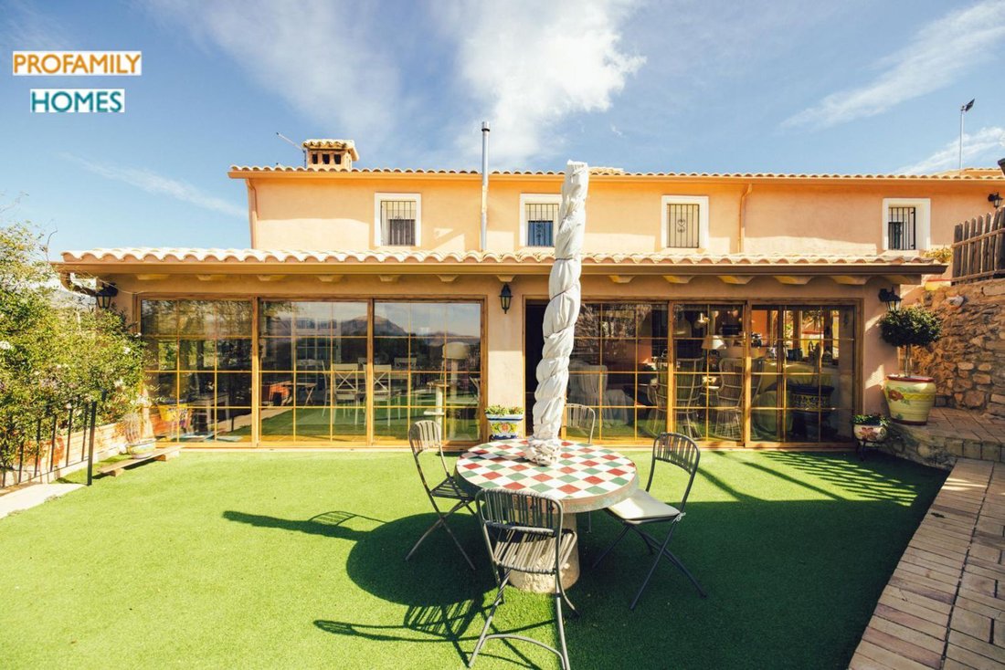 Chalet in la Torre de les Macanes / Torremanzanas, Valencian Community, Spain 3 - 16851179