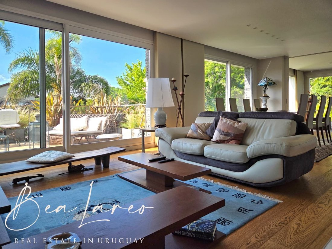 Apartment in Montevideo, Departamento de Montevideo, Uruguay 4 - 16846984