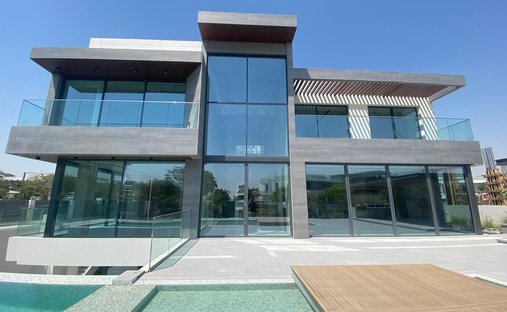Villa in Dubai, Dubai, United Arab Emirates 1